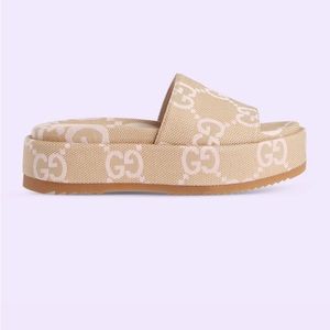 Gucci slides. Only worn a few times size 38